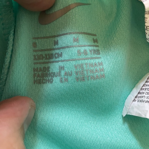 Nikes shorts - girls - Picture 3 of 6